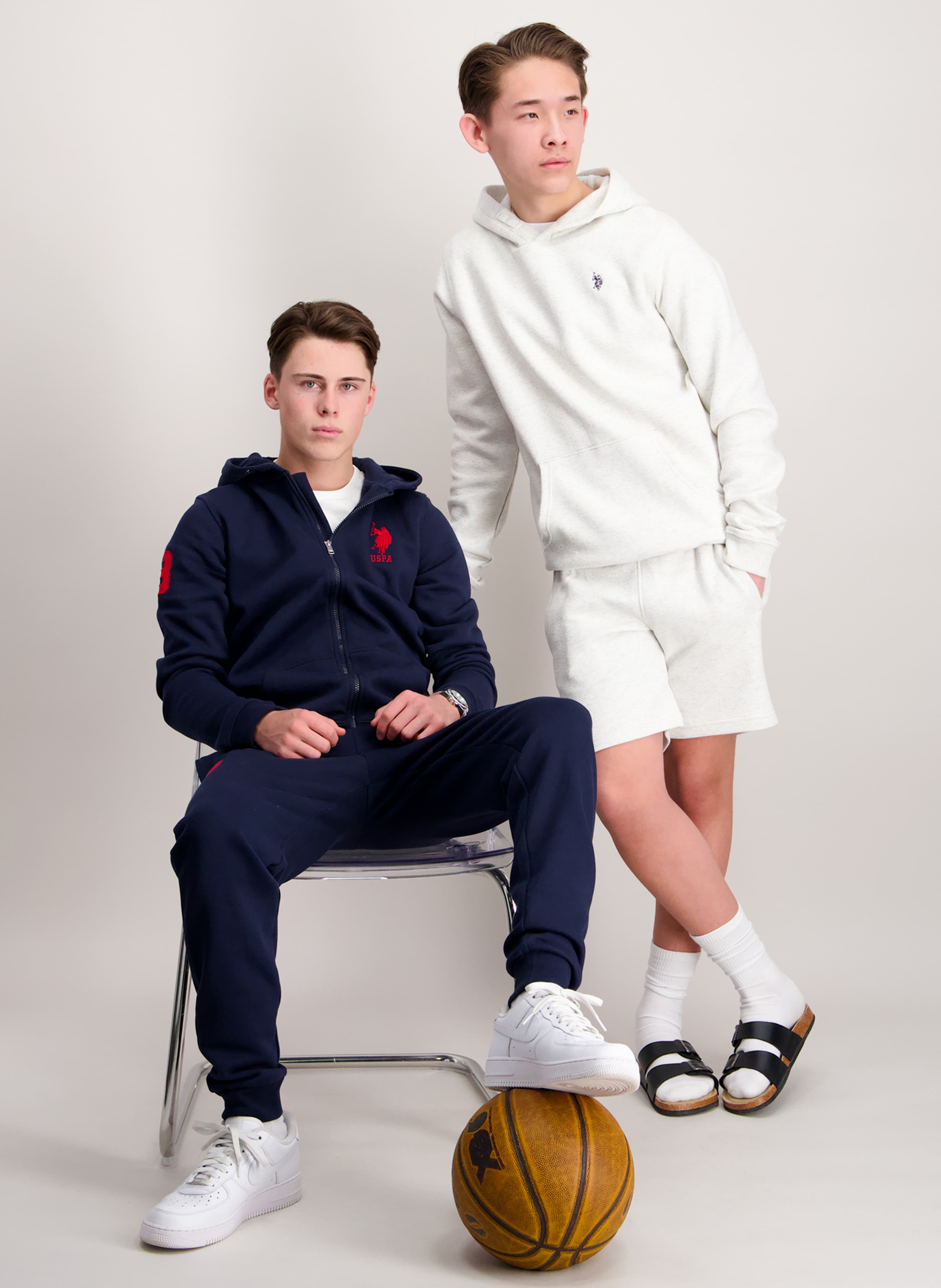 https://a.storyblok.com/f/123679/3670x5026/80c5d85acc/us-polo-top-fullbody-jpg-5-2.jpg