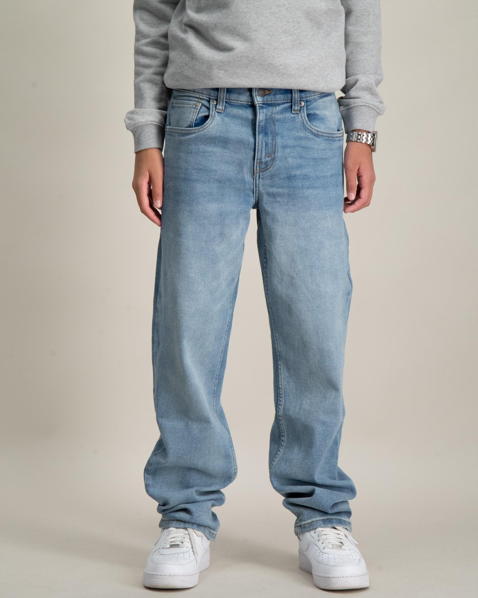 STAY LOOSE TAPER JEANS